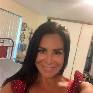 Meet your Posher, Monica